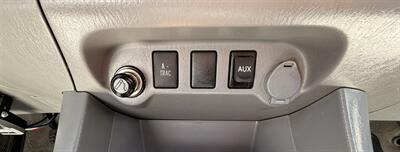 2011 Toyota Tacoma V6   - Photo 23 - Bakersfield, CA 93305