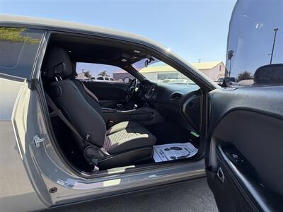 2019 Dodge Challenger SXT   - Photo 15 - Bakersfield, CA 93305