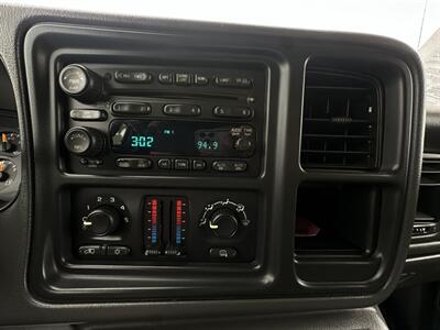 2005 GMC Sierra 2500HD Work Truck   - Photo 18 - Bakersfield, CA 93301