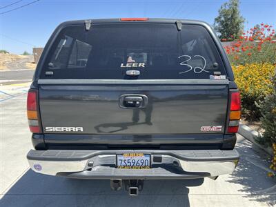 2005 GMC Sierra 2500HD Work Truck   - Photo 8 - Bakersfield, CA 93305