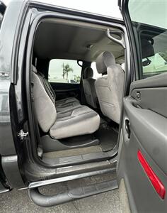 2005 GMC Sierra 2500HD Work Truck   - Photo 14 - Bakersfield, CA 93301