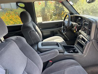 2005 GMC Sierra 2500HD Work Truck   - Photo 14 - Bakersfield, CA 93305