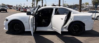 2019 Dodge Charger R/T - Photo 5 - Bakersfield, CA 93301