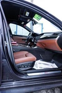 2013 2013 BMW 550i   - Photo 5 - Bakersfield, CA 93305