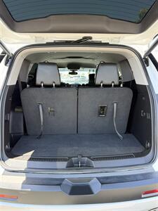 2023 GMC Acadia SLT - Photo 14 - Bakersfield, CA 93305