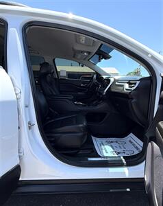 2023 GMC Acadia SLT - Photo 19 - Bakersfield, CA 93305