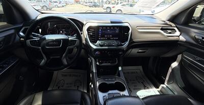 2023 GMC Acadia SLT - Photo 23 - Bakersfield, CA 93305