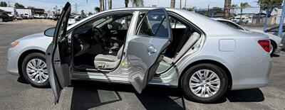 2012 Toyota Camry LE   - Photo 5 - Bakersfield, CA 93305
