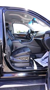 2020 Cadillac Escalade ESV Standard   - Photo 18 - Bakersfield, CA 93301