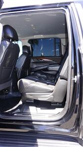 2020 Cadillac Escalade ESV Standard   - Photo 7 - Bakersfield, CA 93301