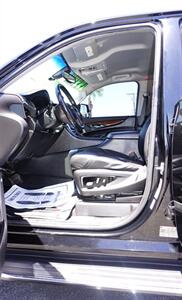 2020 Cadillac Escalade ESV Standard   - Photo 6 - Bakersfield, CA 93301