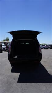 2020 Cadillac Escalade ESV Standard   - Photo 11 - Bakersfield, CA 93301