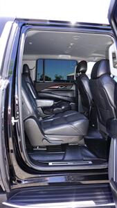 2020 Cadillac Escalade ESV Standard   - Photo 19 - Bakersfield, CA 93301