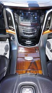 2020 Cadillac Escalade ESV Standard   - Photo 24 - Bakersfield, CA 93301