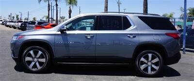 2021 Chevrolet Traverse LT Leather   - Photo 4 - Bakersfield, CA 93305