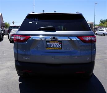 2021 Chevrolet Traverse LT Leather   - Photo 10 - Bakersfield, CA 93305