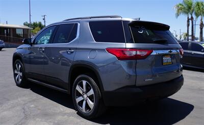 2021 Chevrolet Traverse LT Leather   - Photo 9 - Bakersfield, CA 93305