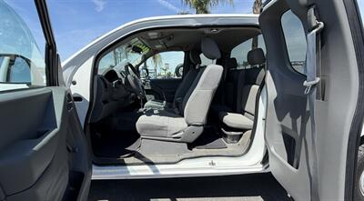 2018 Nissan Frontier S   - Photo 6 - Bakersfield, CA 93305