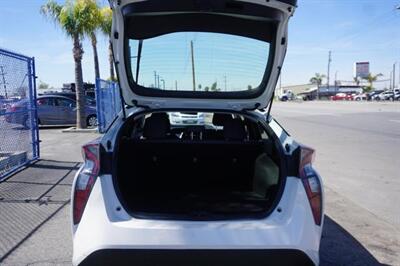 2017 Toyota Prius Two   - Photo 4 - Bakersfield, CA 93305