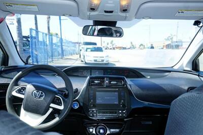 2017 Toyota Prius Two   - Photo 8 - Bakersfield, CA 93305