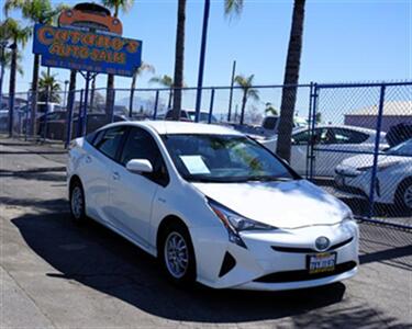 2017 Toyota Prius Two   - Photo 3 - Bakersfield, CA 93305