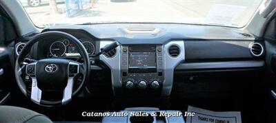 2017 Toyota 4Runner Tundra SR5: Crew Max 2WD 5.7-Liter V-8   - Photo 8 - Bakersfield, CA 93305