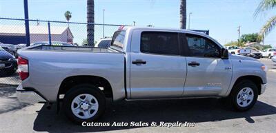 2017 Toyota 4Runner Tundra SR5: Crew Max 2WD 5.7-Liter V-8   - Photo 4 - Bakersfield, CA 93305