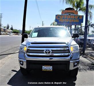 2017 Toyota 4Runner Tundra SR5: Crew Max 2WD 5.7-Liter V-8   - Photo 2 - Bakersfield, CA 93305