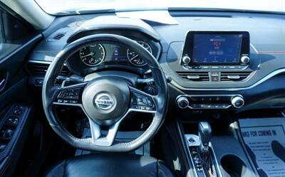 2021 Nissan Altima 2.5 SR   - Photo 9 - Bakersfield, CA 93301