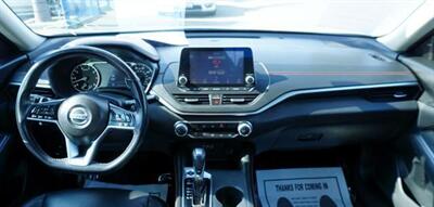 2021 Nissan Altima 2.5 SR   - Photo 8 - Bakersfield, CA 93301
