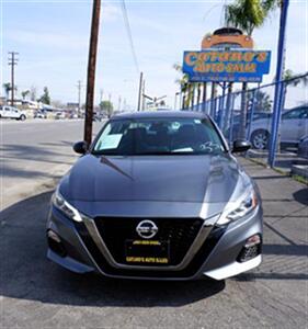 2021 Nissan Altima 2.5 SR   - Photo 2 - Bakersfield, CA 93301