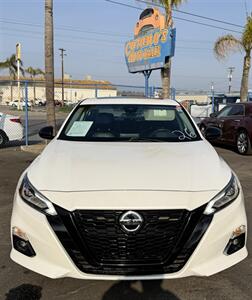 2022 Nissan Altima 2.5 SR   - Photo 2 - Bakersfield, CA 93301
