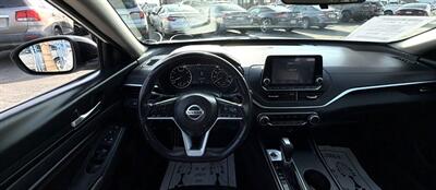 2022 Nissan Altima 2.5 SR   - Photo 19 - Bakersfield, CA 93301