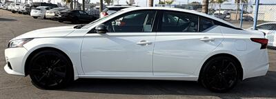 2022 Nissan Altima 2.5 SR   - Photo 4 - Bakersfield, CA 93301