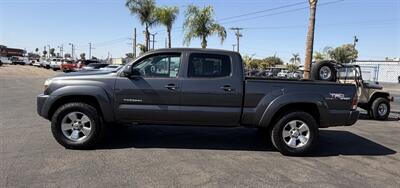 2011 Toyota Tacoma PreRunner V6 - Photo 4 - Bakersfield, CA 93305