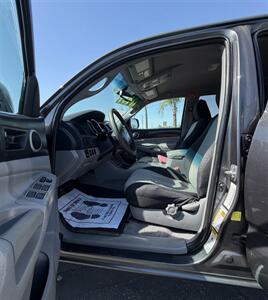 2011 Toyota Tacoma PreRunner V6 - Photo 6 - Bakersfield, CA 93305