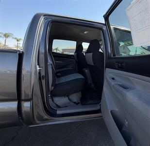 2011 Toyota Tacoma PreRunner V6 - Photo 17 - Bakersfield, CA 93305
