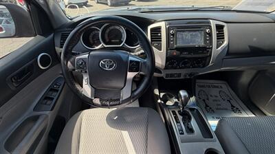 2014 Toyota Tacoma PreRunner V6   - Photo 21 - Bakersfield, CA 93305