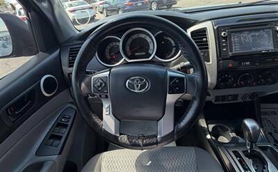 2014 Toyota Tacoma PreRunner V6   - Photo 22 - Bakersfield, CA 93305