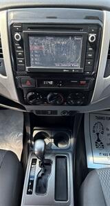 2014 Toyota Tacoma PreRunner V6   - Photo 24 - Bakersfield, CA 93305