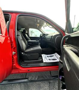 2011 Chevrolet Silverado 1500 LT - Photo 14 - Bakersfield, CA 93301