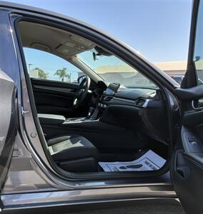 2019 Honda CR-V LX - Photo 17 - Bakersfield, CA 93305