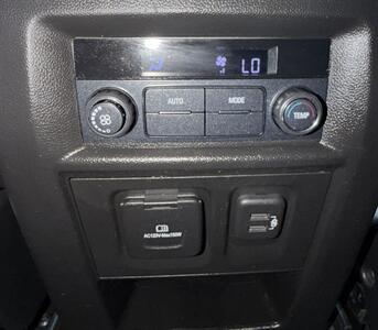 2019 Chevrolet Traverse LT Leather - Photo 23 - Bakersfield, CA 93305