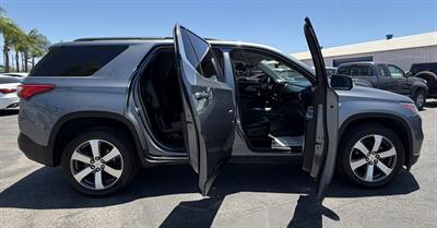 2019 Chevrolet Traverse LT Leather - Photo 18 - Bakersfield, CA 93305