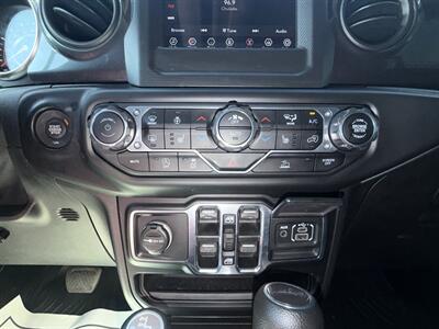 2021 Jeep Gladiator CALIFORNIA EDITION - Photo 22 - Bakersfield, CA 93305