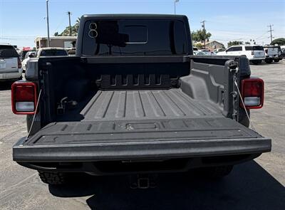 2021 Jeep Gladiator CALIFORNIA EDITION - Photo 10 - Bakersfield, CA 93305