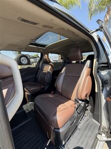 2017 Toyota Sienna Limited Premium 7-Passeng - Photo 8 - Bakersfield, CA 93305