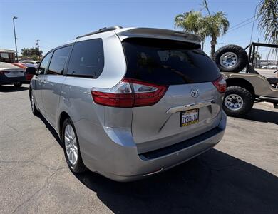 2017 Toyota Sienna Limited Premium 7-Passeng - Photo 11 - Bakersfield, CA 93305