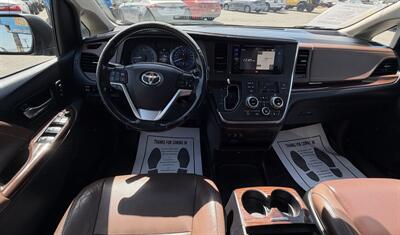 2017 Toyota Sienna Limited Premium 7-Passeng - Photo 27 - Bakersfield, CA 93305