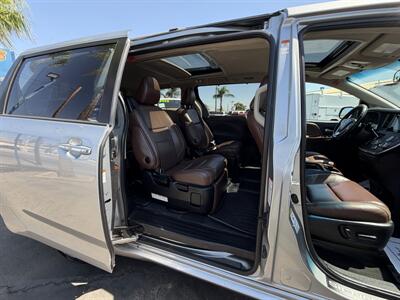 2017 Toyota Sienna Limited Premium 7-Passeng - Photo 22 - Bakersfield, CA 93305
